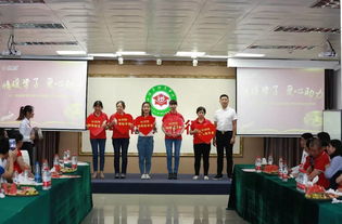 今天,伍子醉董事长宾海龙为这些学子开讲